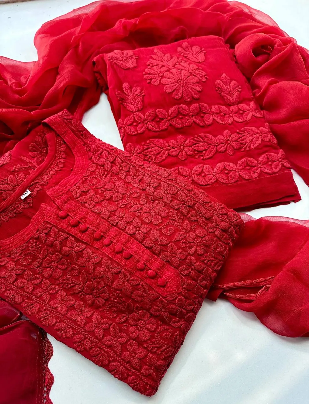 🌸 Chikankari Kurti for Women: Timeless Elegance for Every Occasion